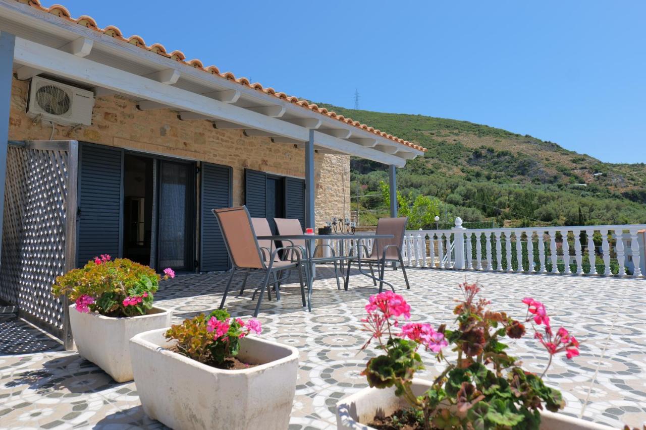 Ferienhaus Sunset Qeparo